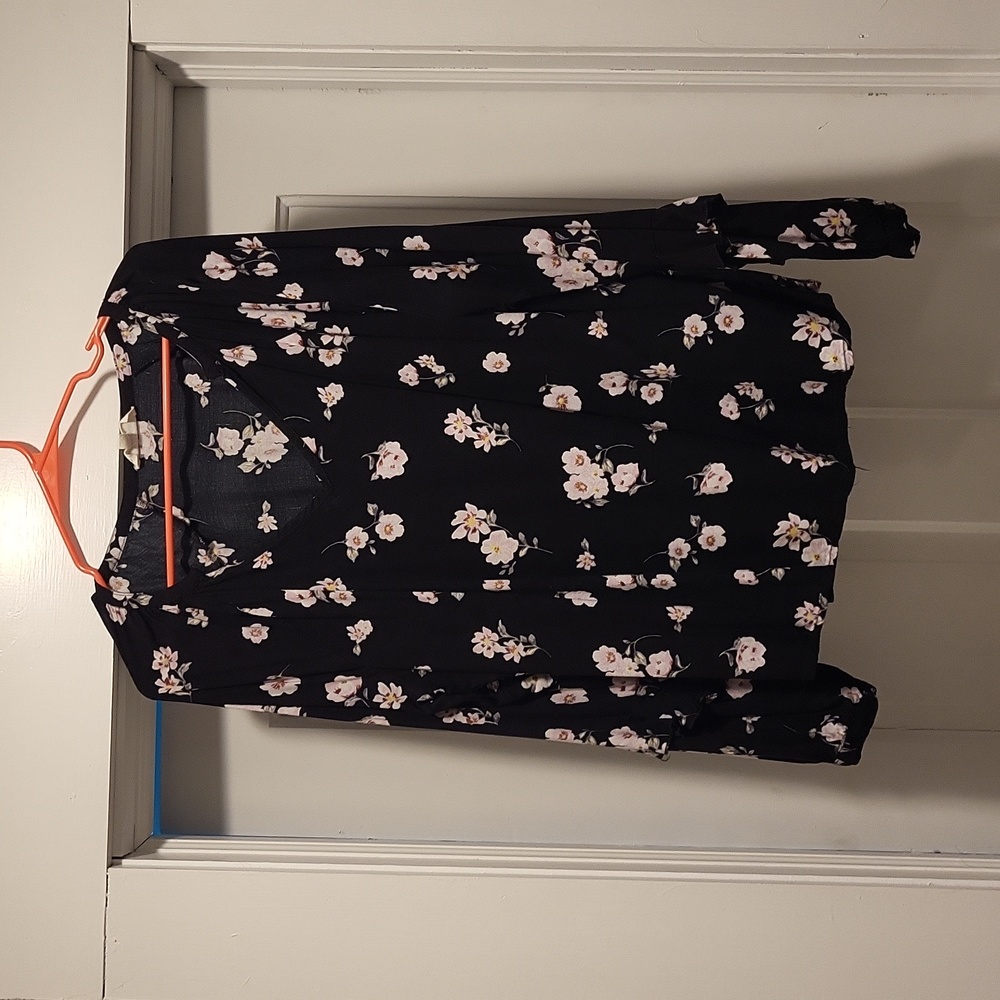 Women's Cloud Chaser black floral top size XXL